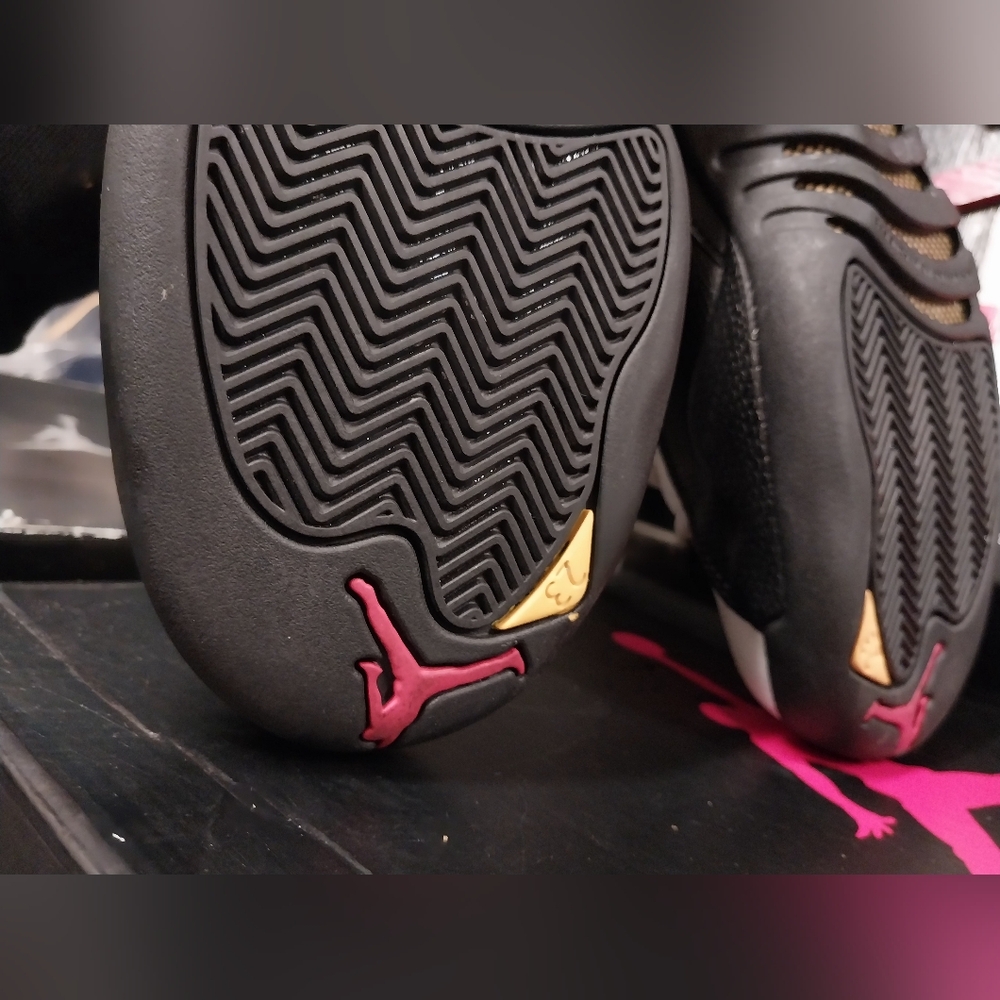 Retro Jordan 12 Taxis 🚕 size 7 gradeschool - Picture 10 of 13
